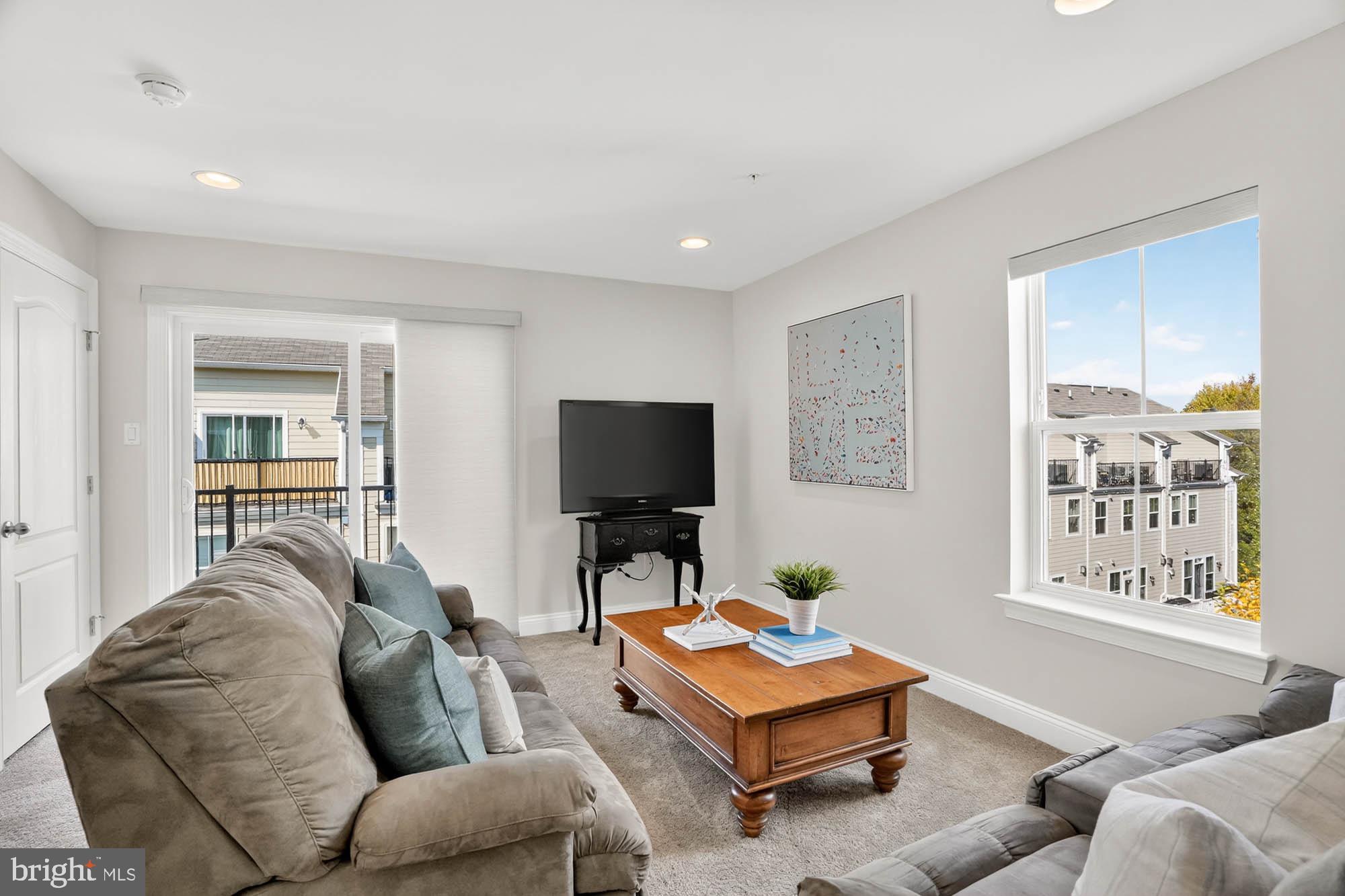 ANNAPOLIS TOWNES AT NEAL FARM - Residential