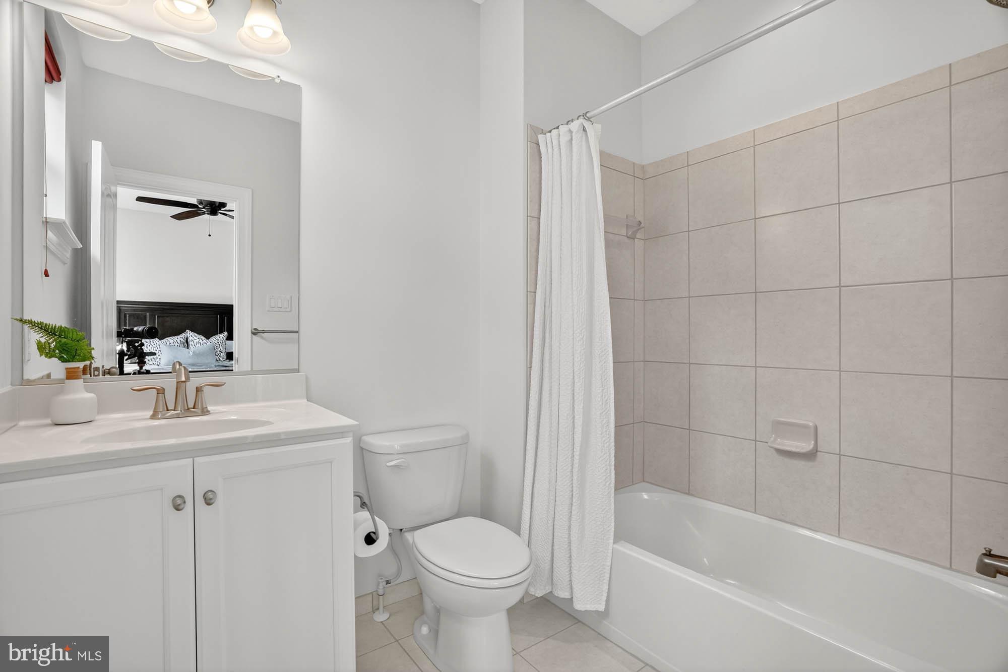 ANNAPOLIS TOWNES AT NEAL FARM - Residential