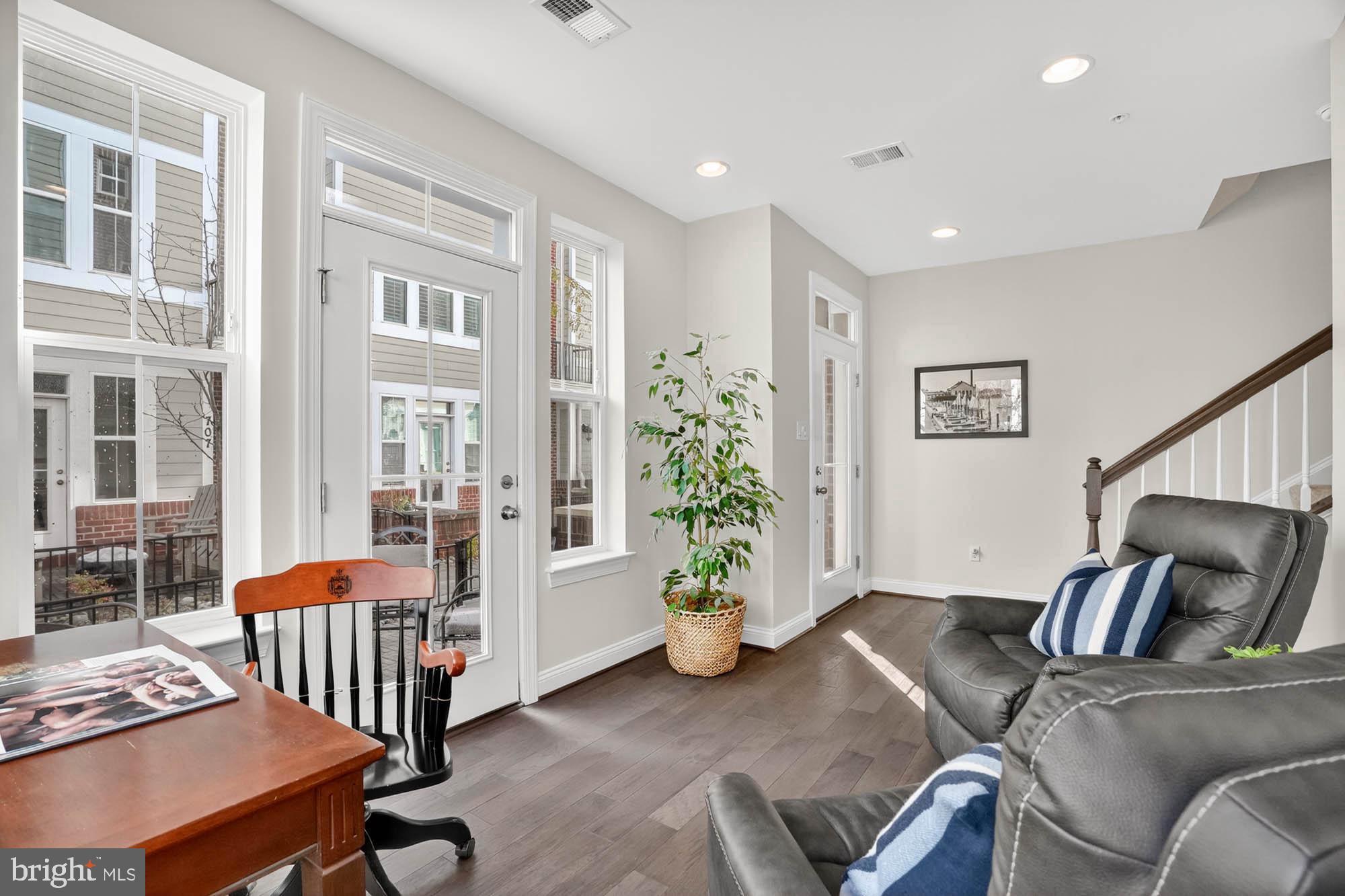 ANNAPOLIS TOWNES AT NEAL FARM - Residential