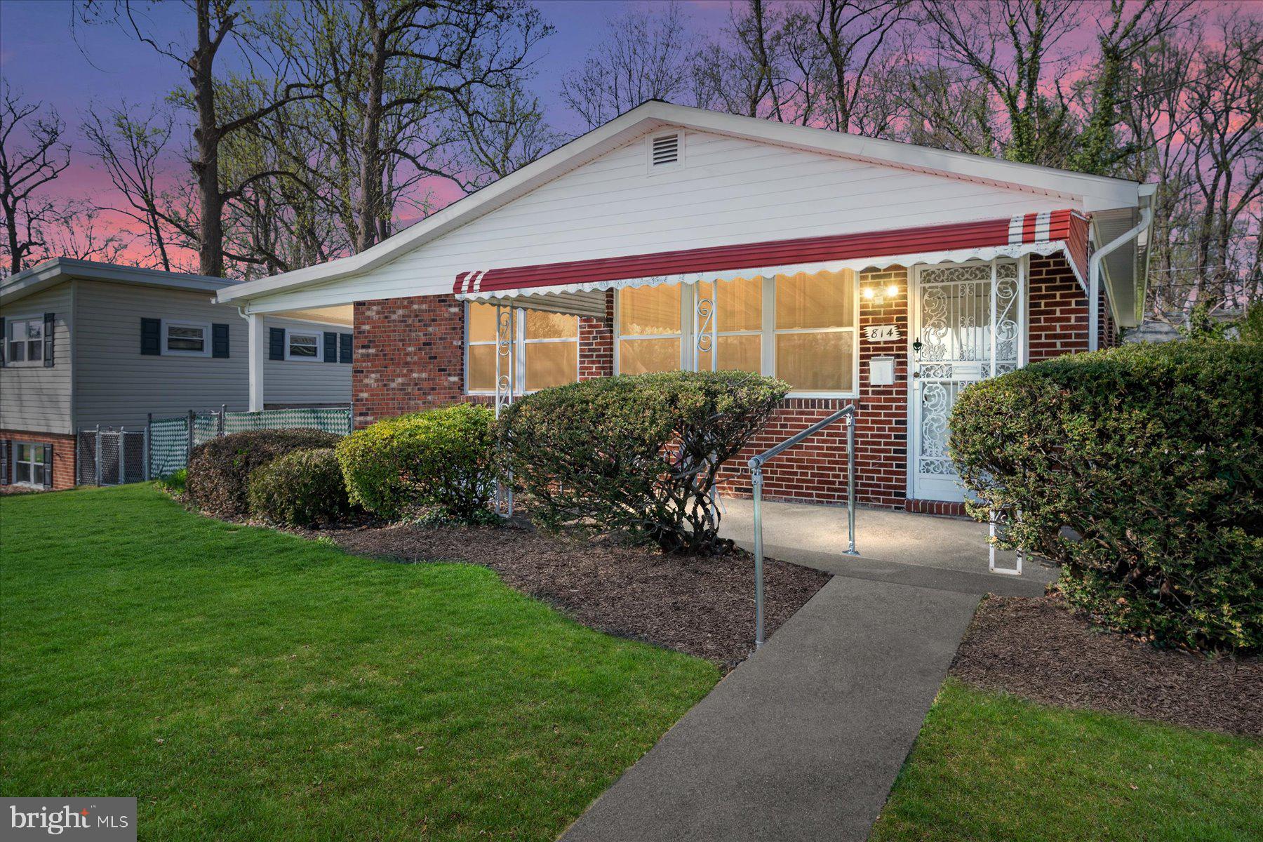 LESLIE MANOR - Residential