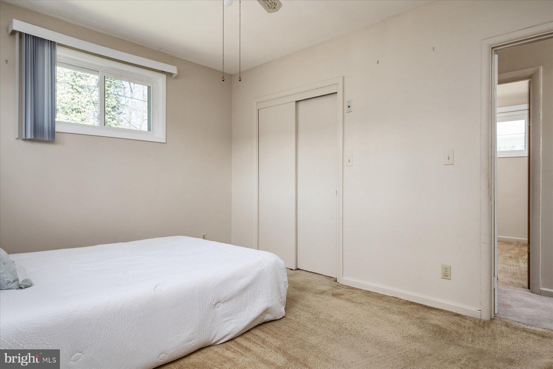 LESLIE MANOR - Residential