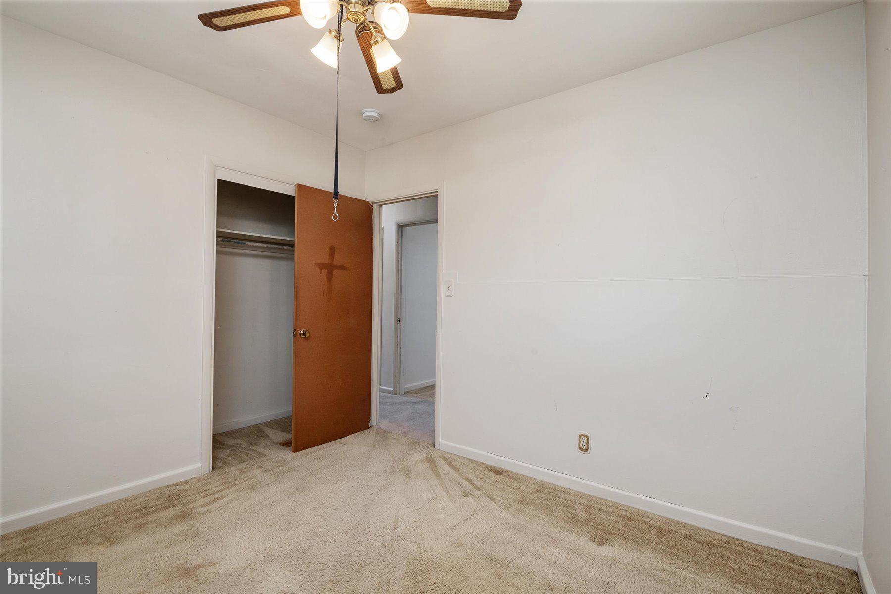 LESLIE MANOR - Residential