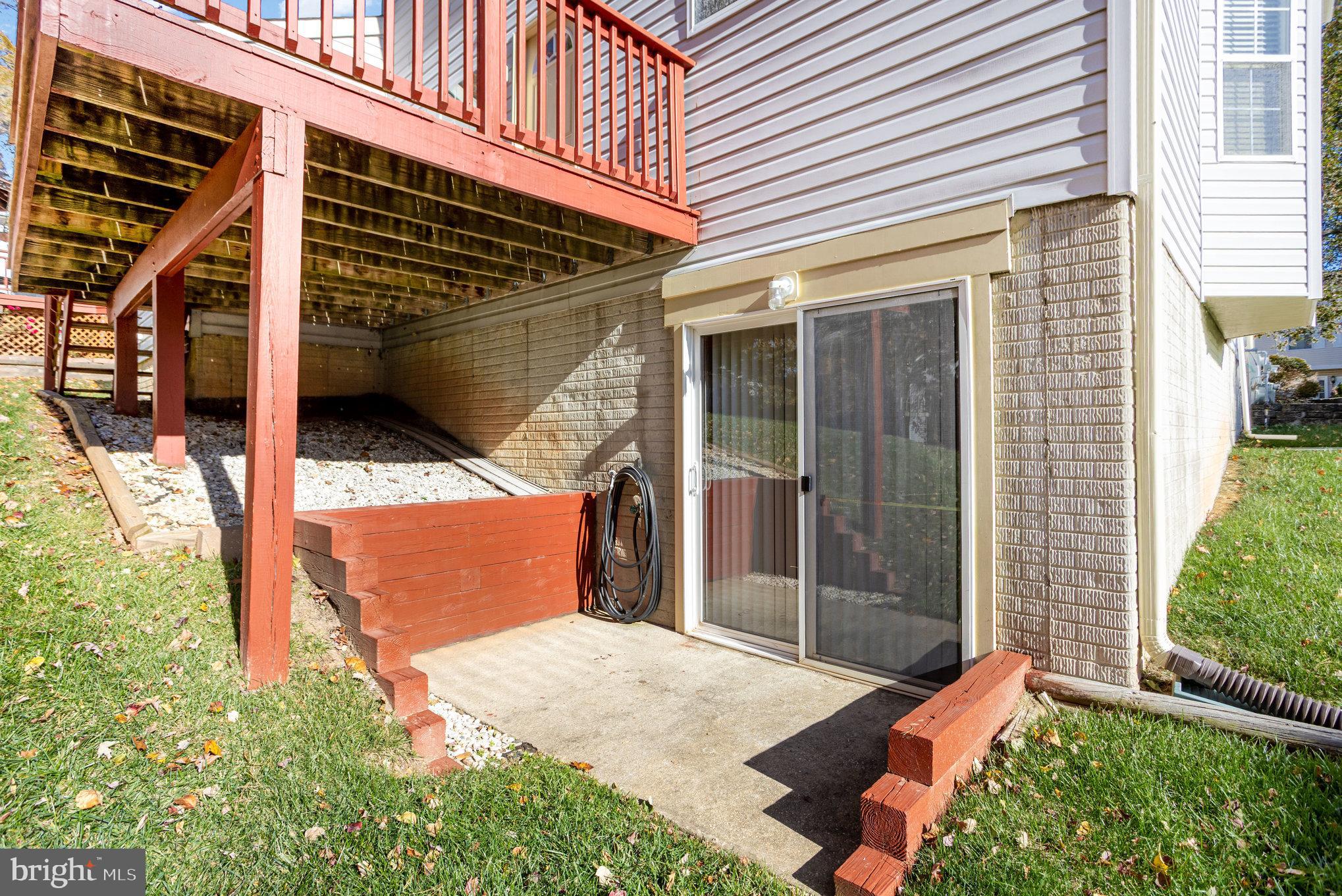 CONSTANT FRIENDSHIP - Residential