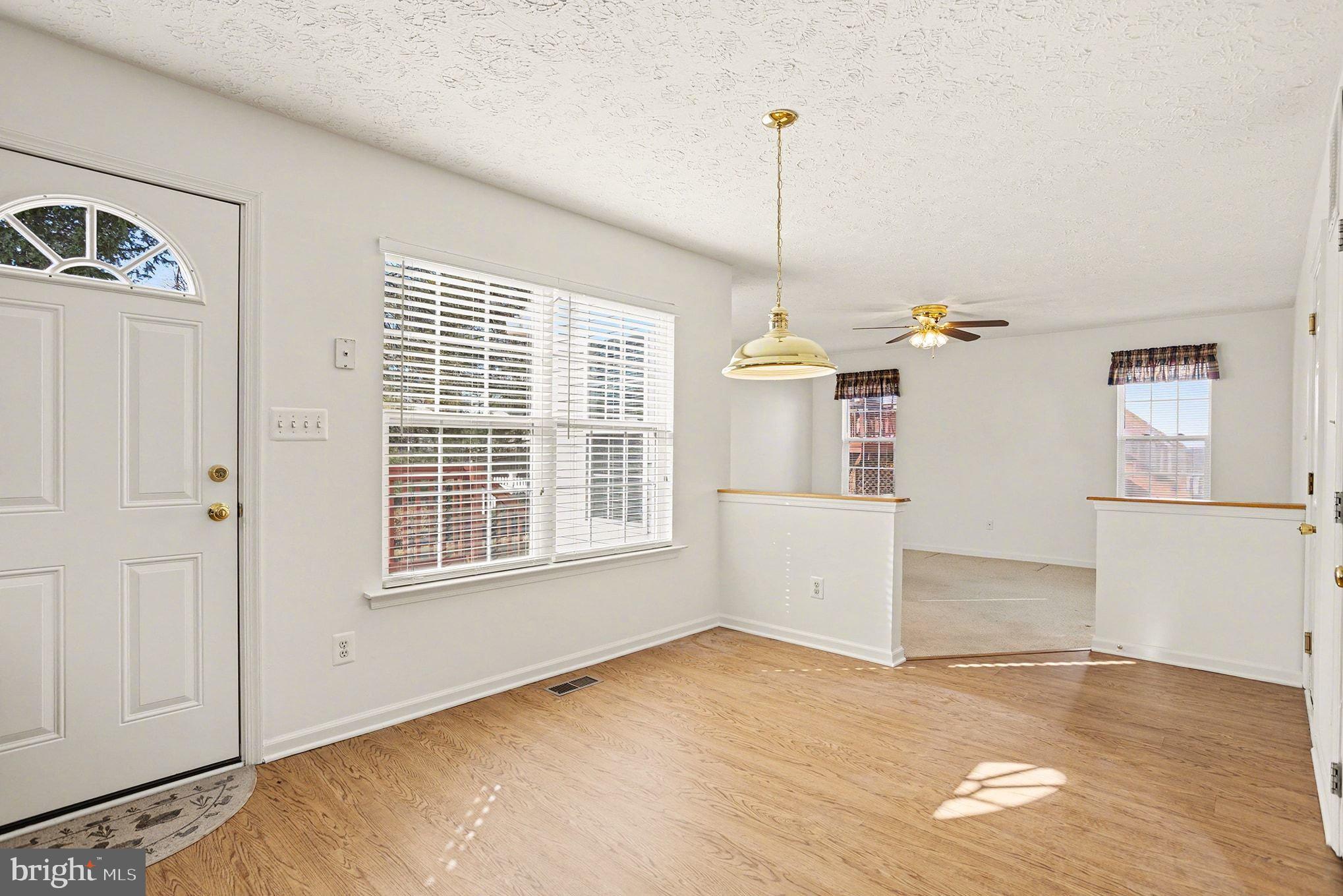 CONSTANT FRIENDSHIP - Residential