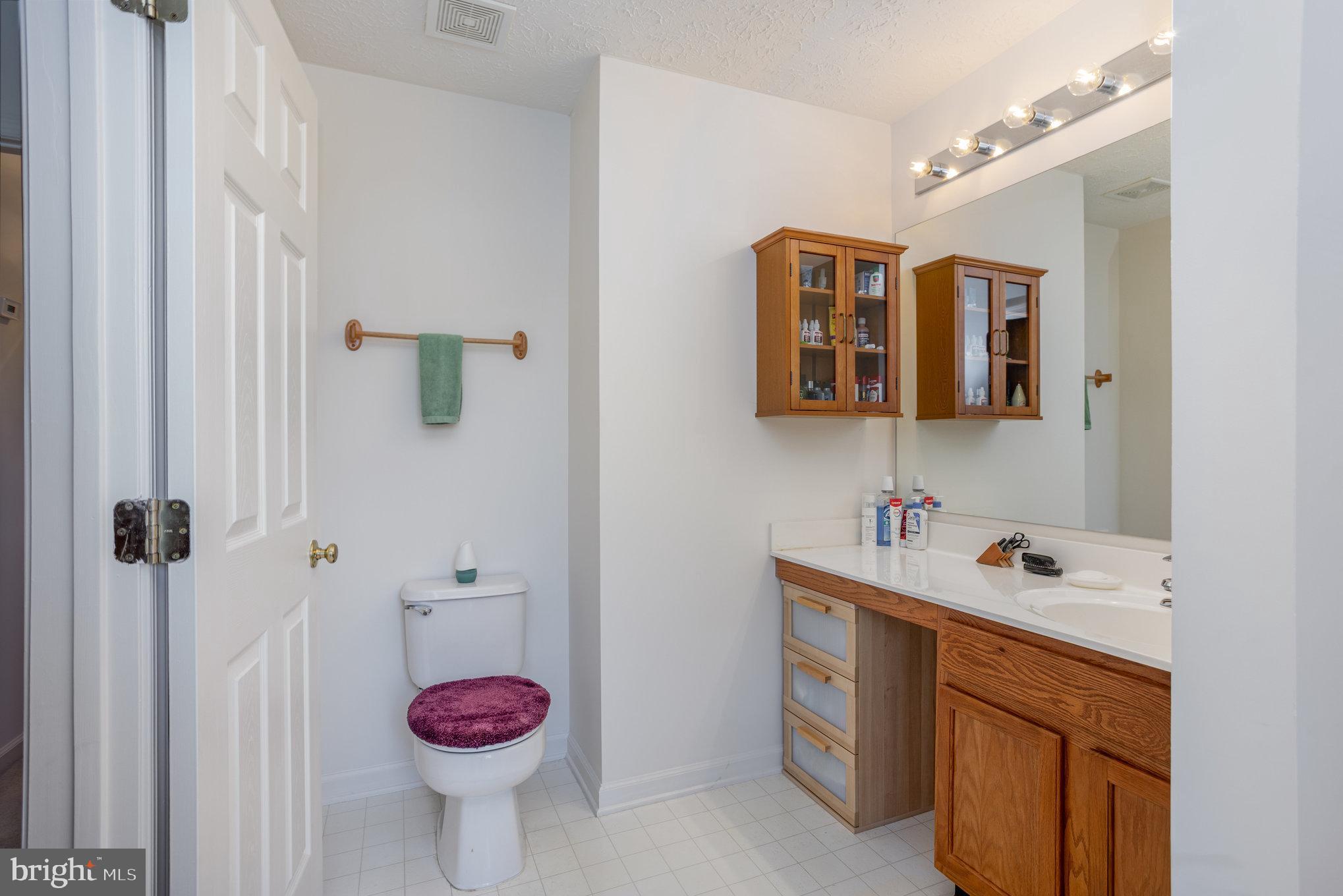 CONSTANT FRIENDSHIP - Residential