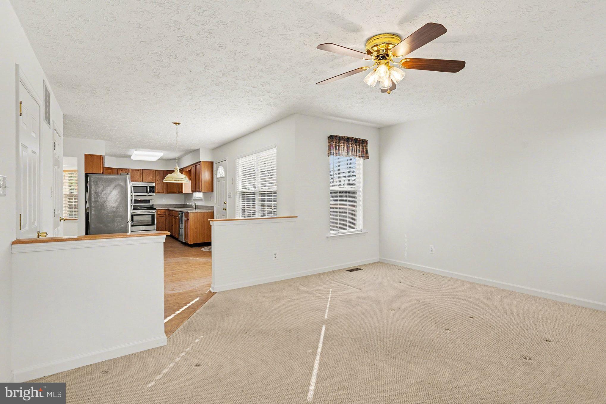 CONSTANT FRIENDSHIP - Residential