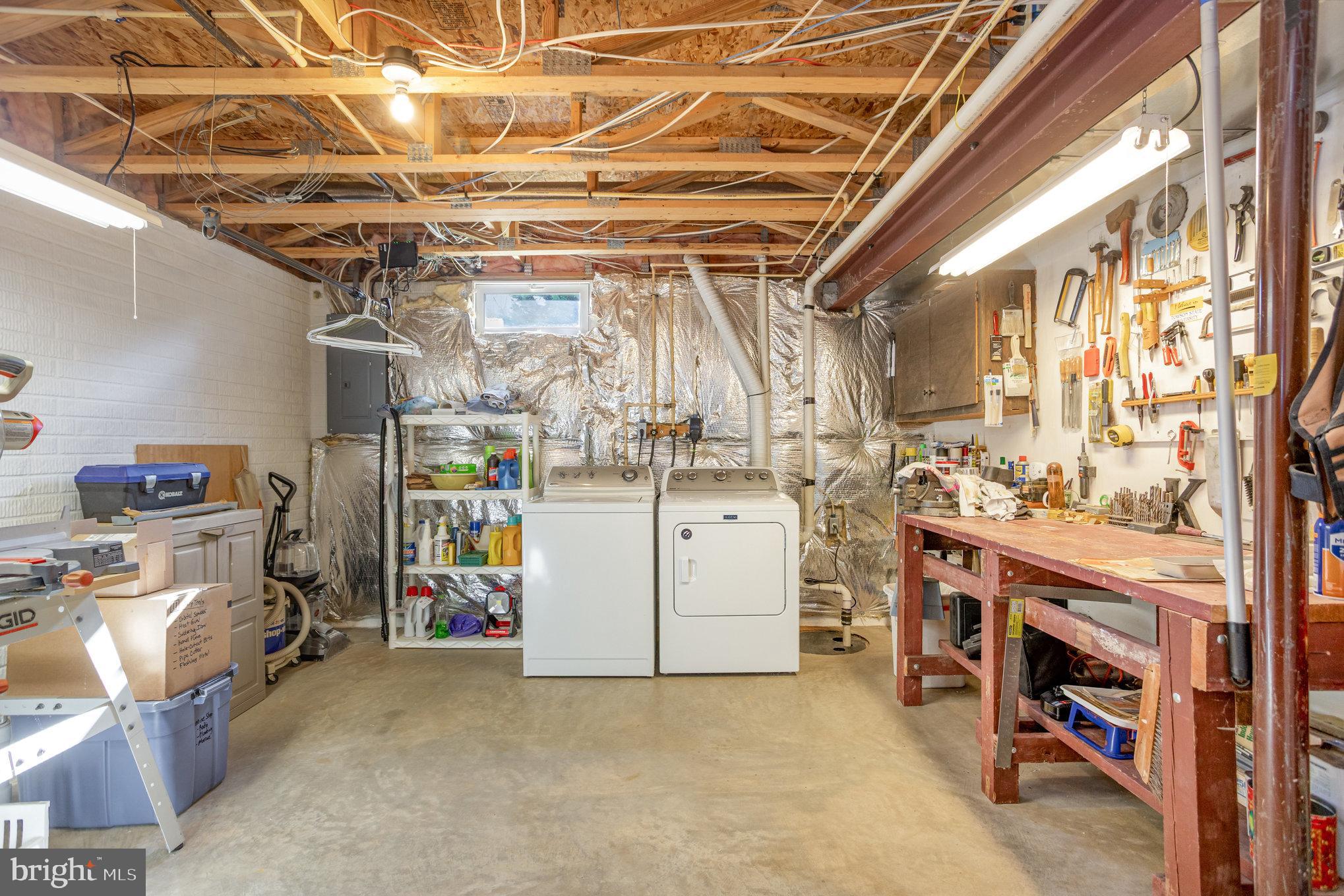 CONSTANT FRIENDSHIP - Residential