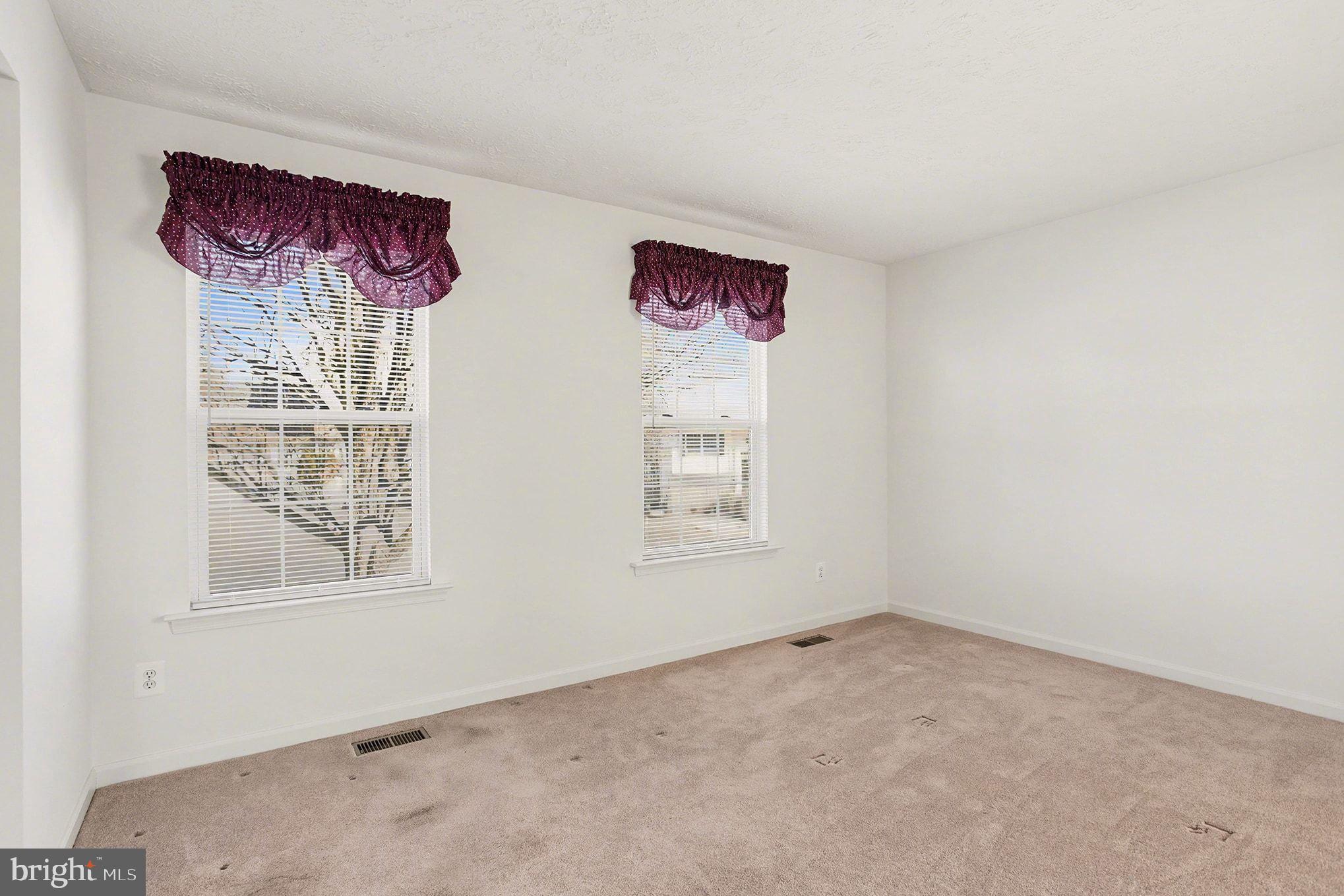 CONSTANT FRIENDSHIP - Residential