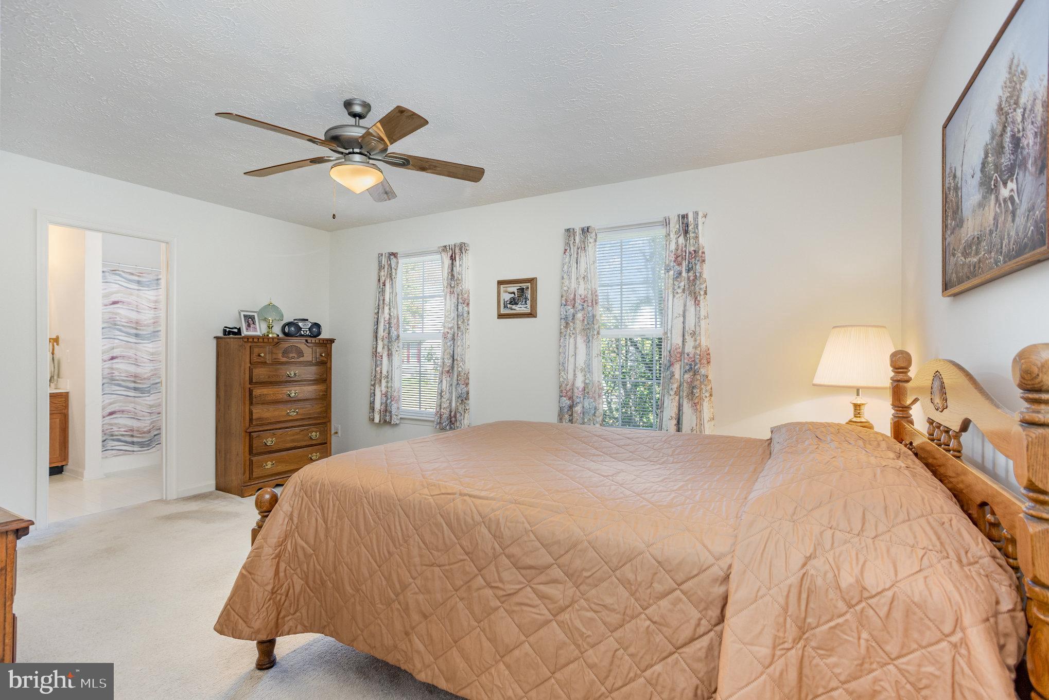 CONSTANT FRIENDSHIP - Residential