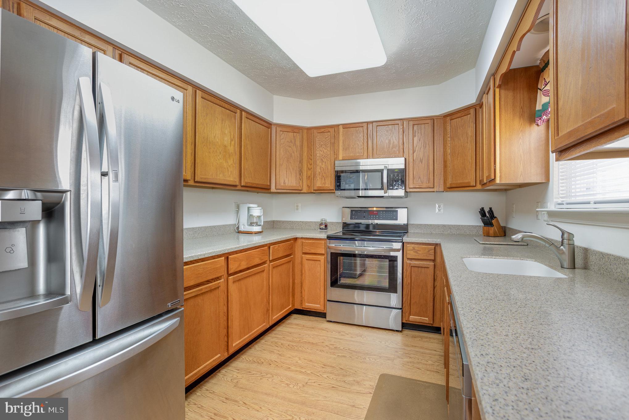 CONSTANT FRIENDSHIP - Residential