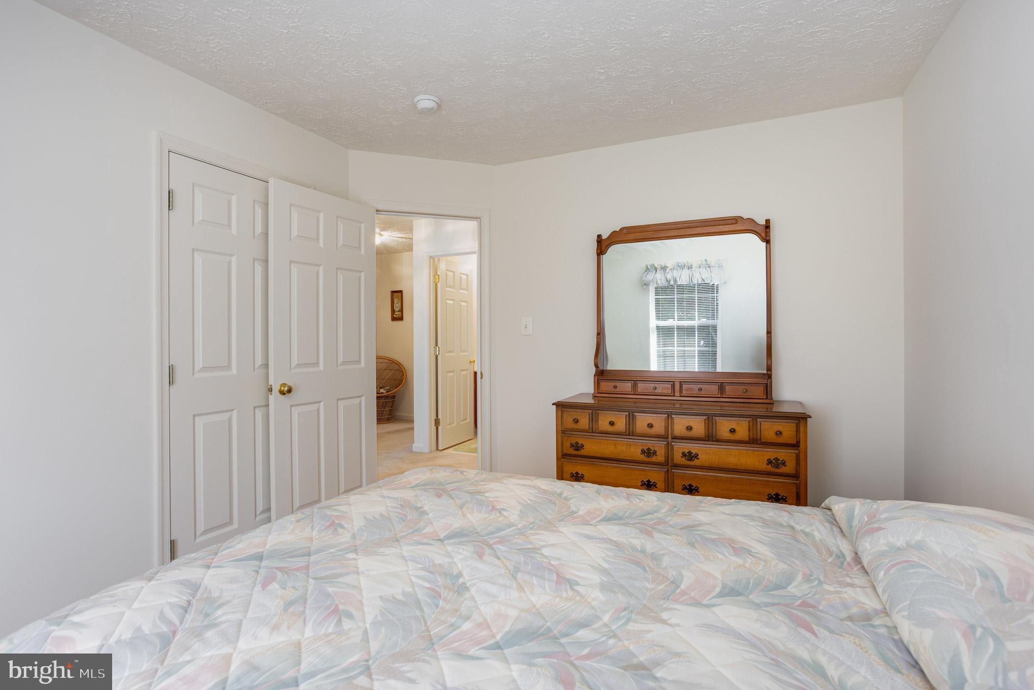 CONSTANT FRIENDSHIP - Residential