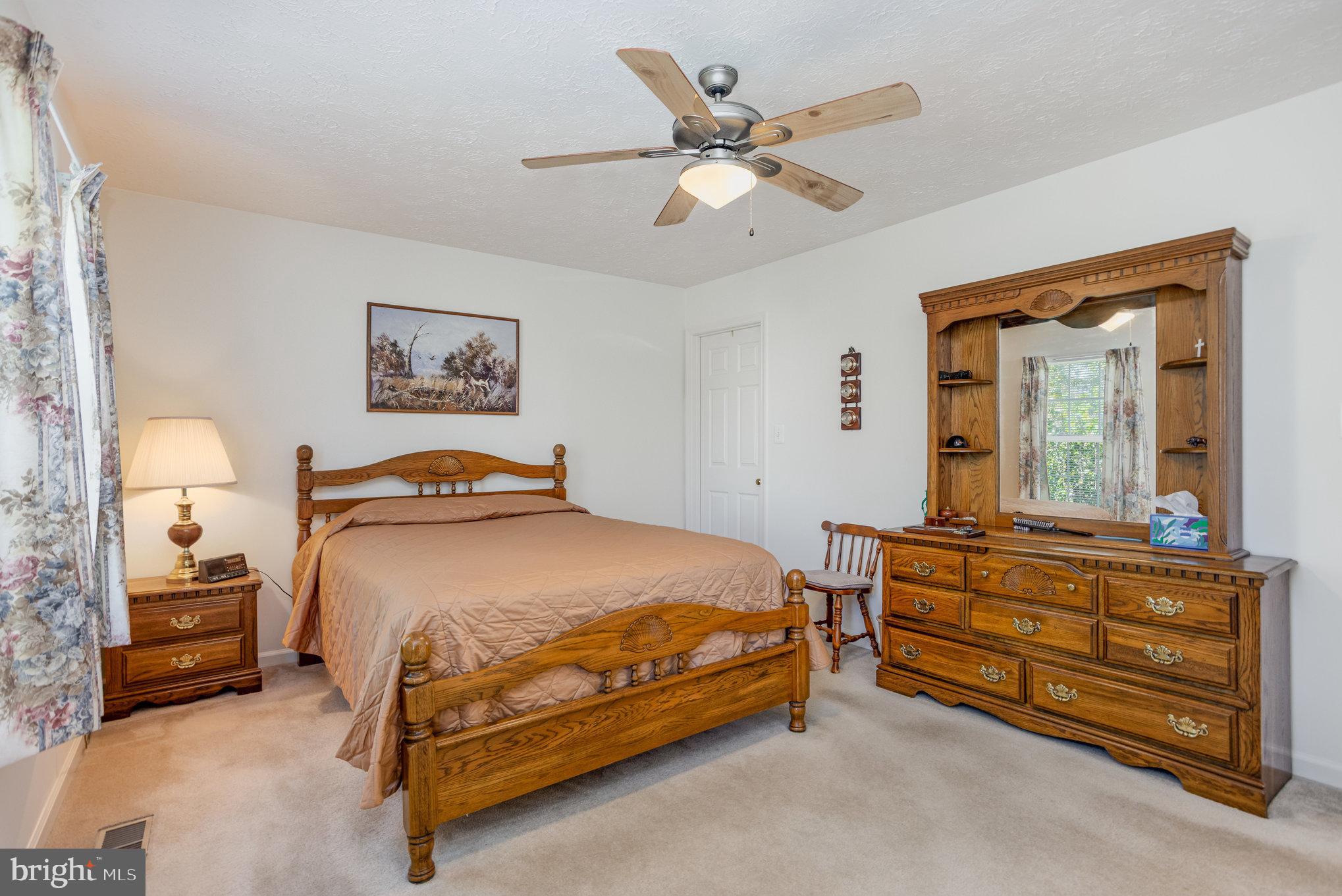 CONSTANT FRIENDSHIP - Residential