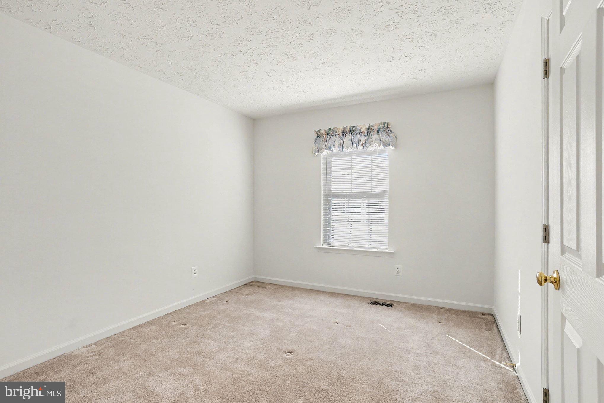 CONSTANT FRIENDSHIP - Residential