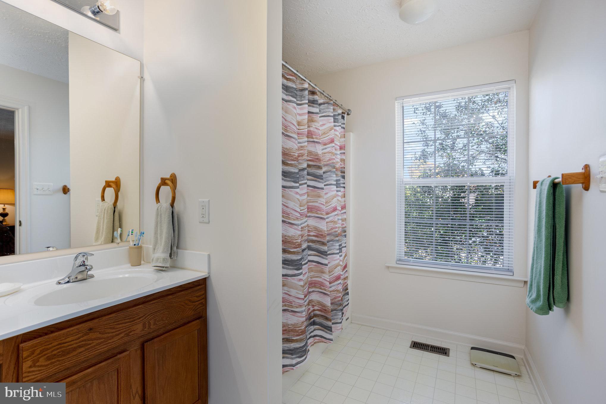 CONSTANT FRIENDSHIP - Residential