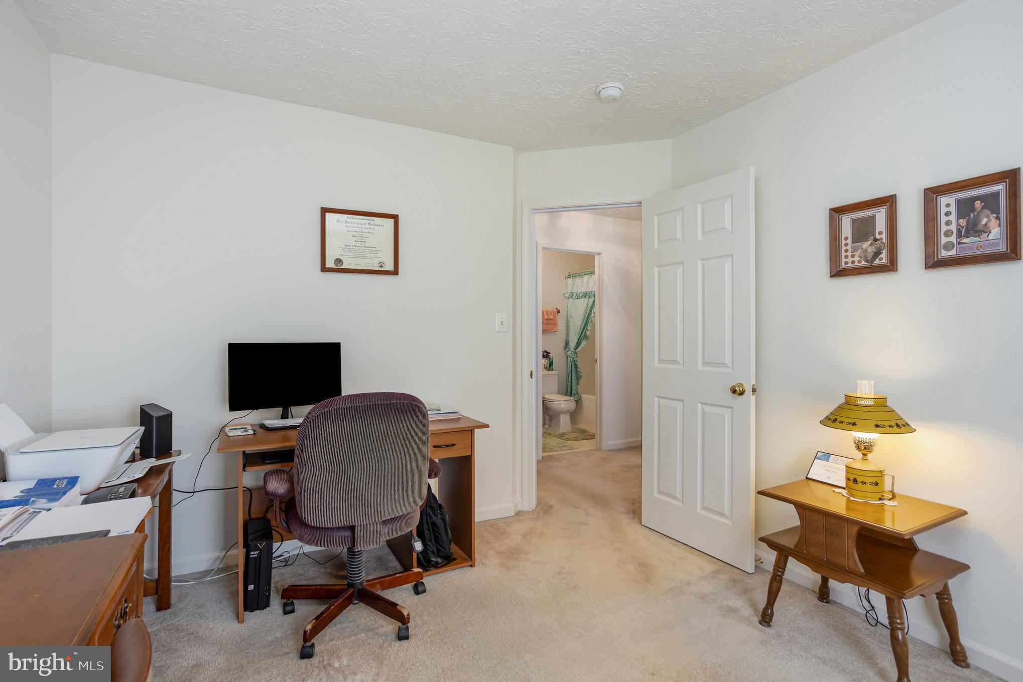 CONSTANT FRIENDSHIP - Residential