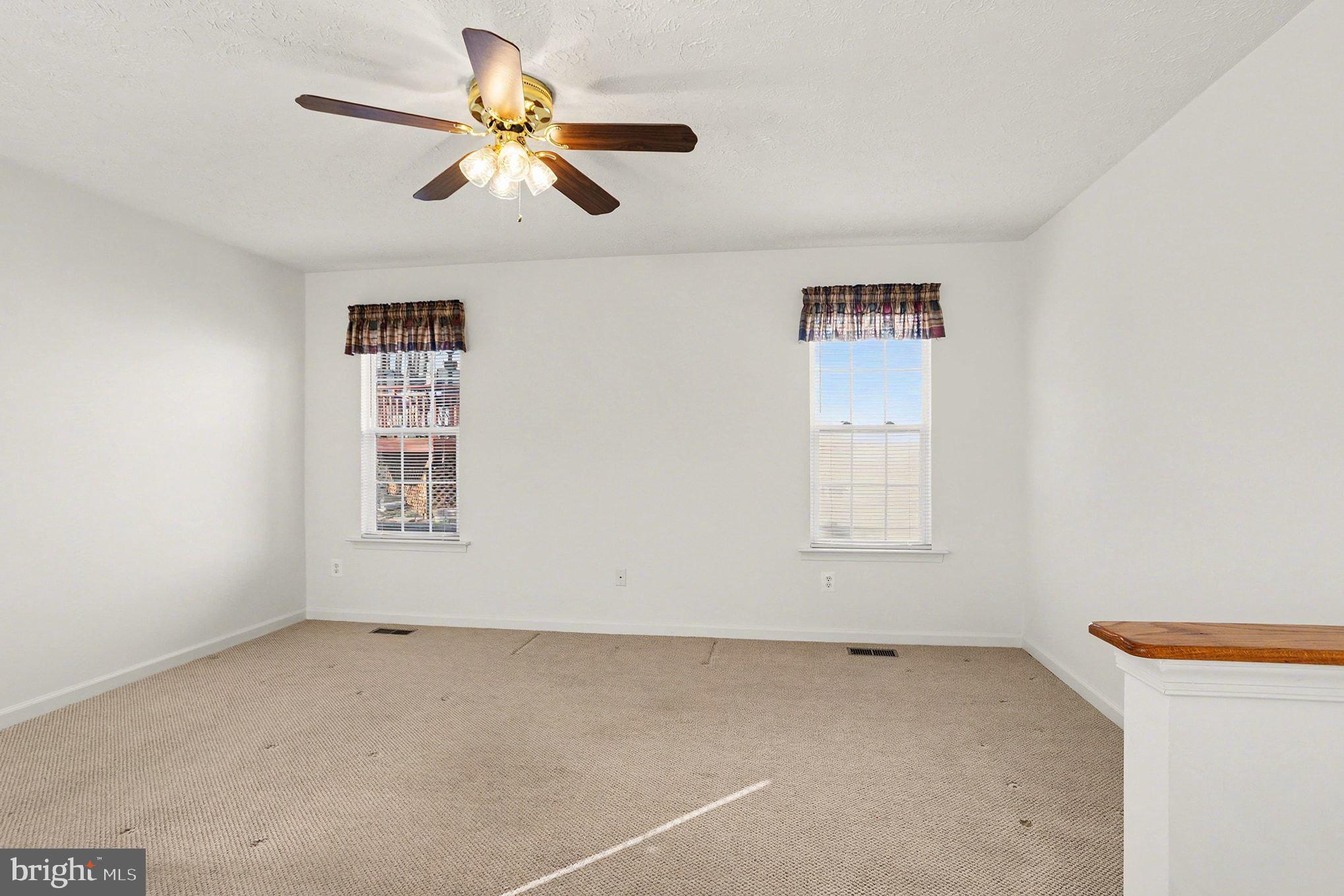 CONSTANT FRIENDSHIP - Residential