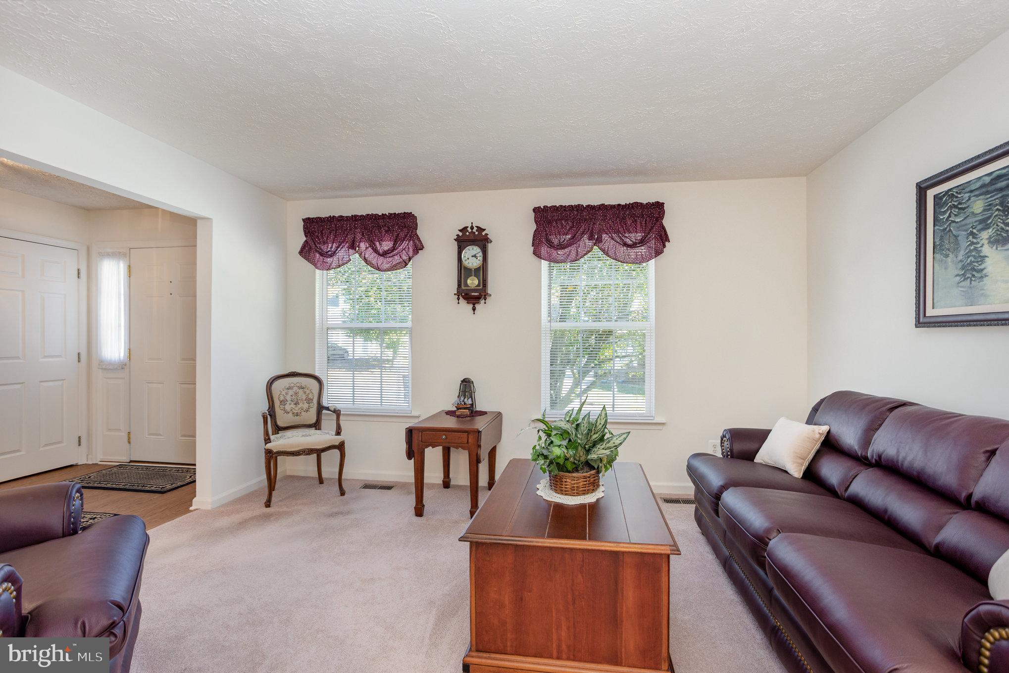 CONSTANT FRIENDSHIP - Residential