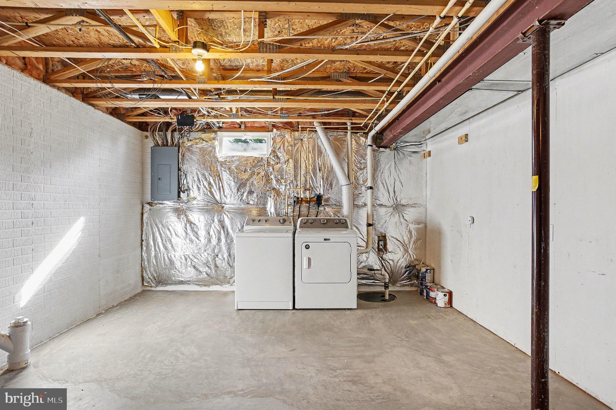 CONSTANT FRIENDSHIP - Residential