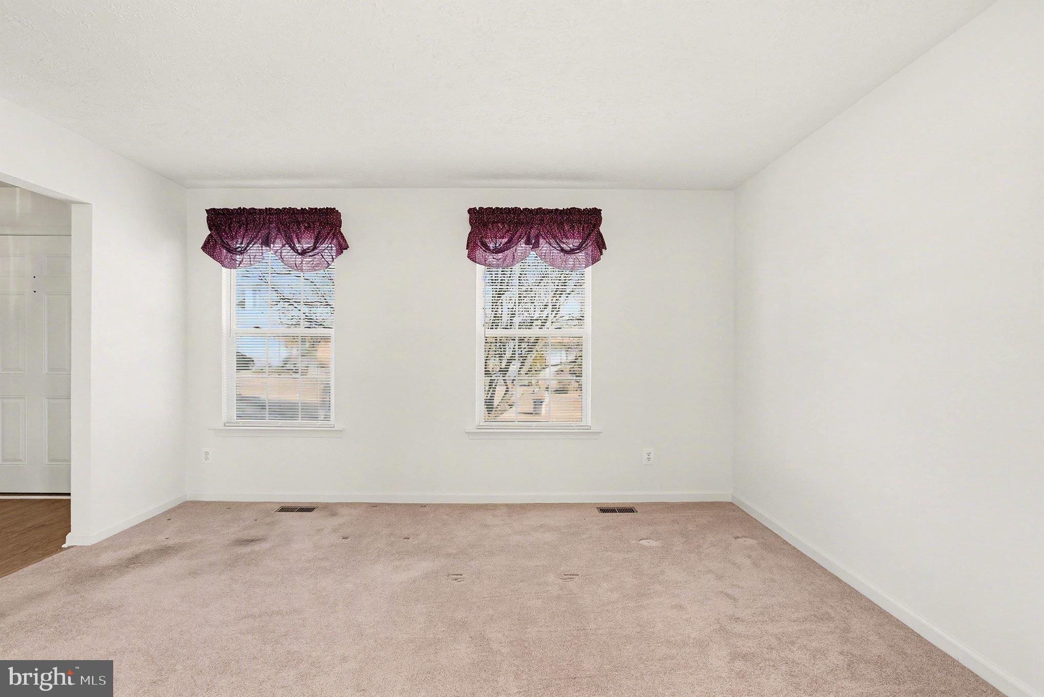 CONSTANT FRIENDSHIP - Residential