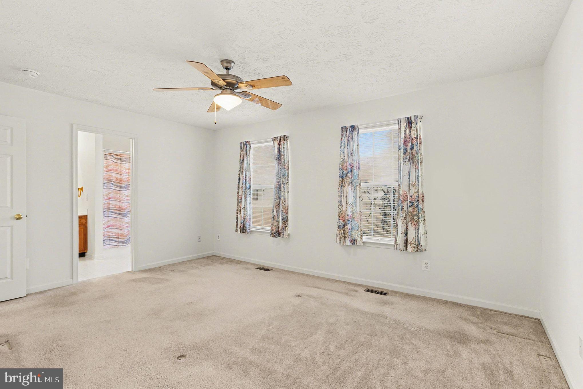 CONSTANT FRIENDSHIP - Residential