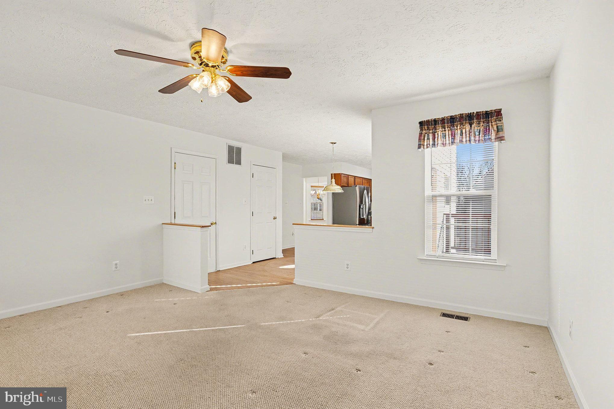 CONSTANT FRIENDSHIP - Residential