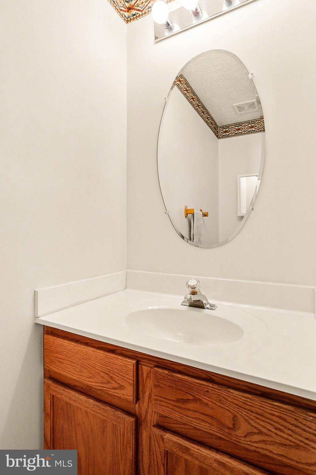 CONSTANT FRIENDSHIP - Residential