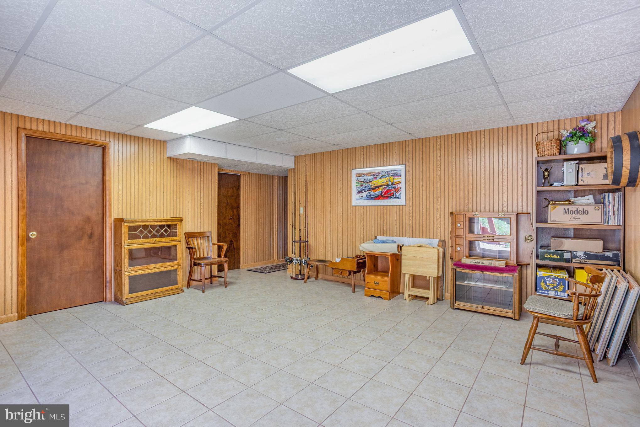 CONSTANT FRIENDSHIP - Residential