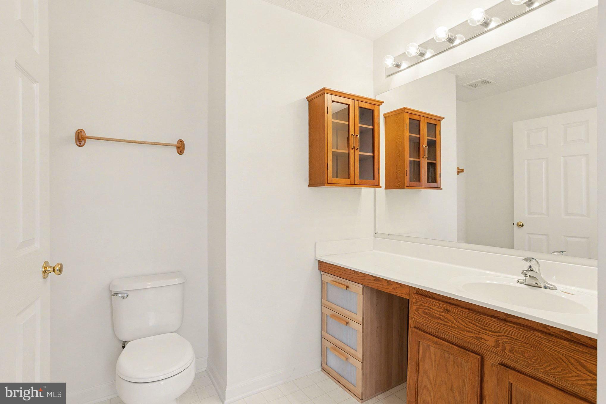 CONSTANT FRIENDSHIP - Residential