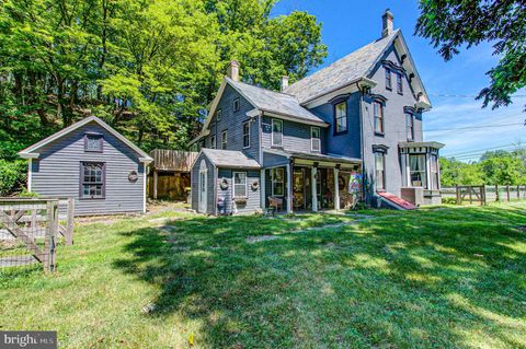 Homes For Sale - 9754 Easton Road<br/> KINTNERSVILLE, PA 18930