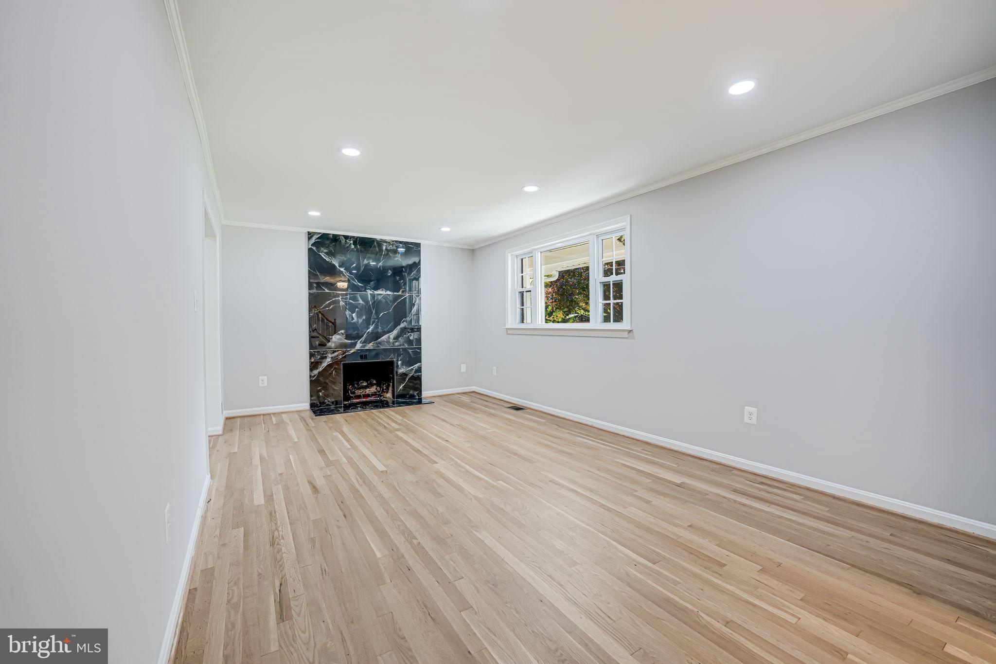 WEST SPRINGFIELD VILLAGE - Residential Lease