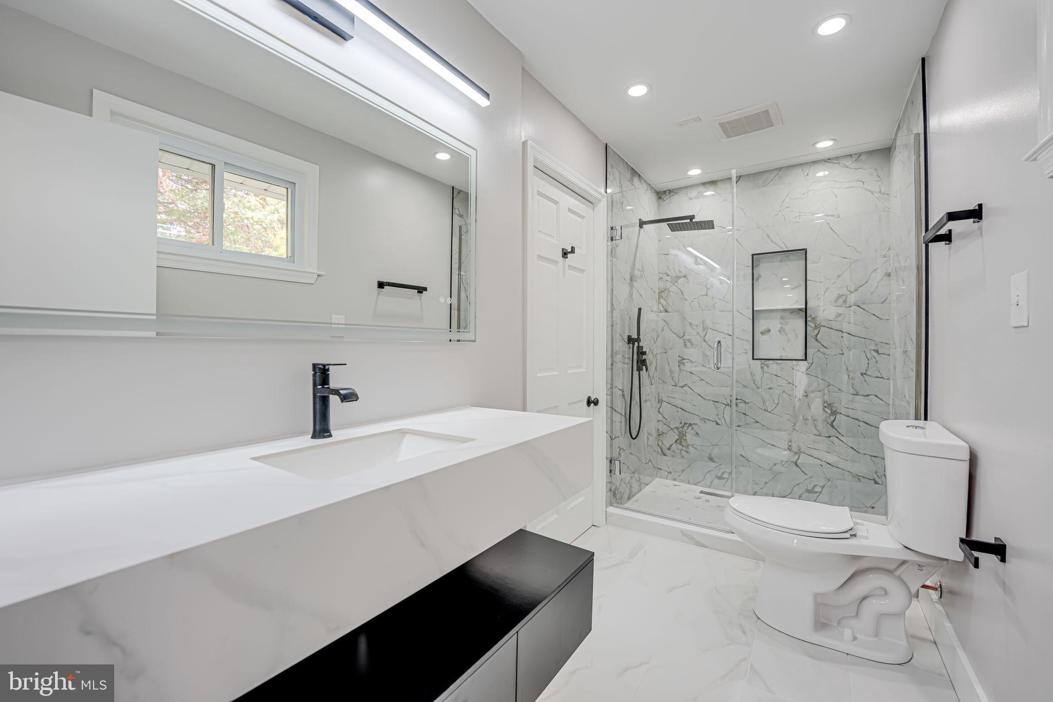 WEST SPRINGFIELD VILLAGE - Residential Lease