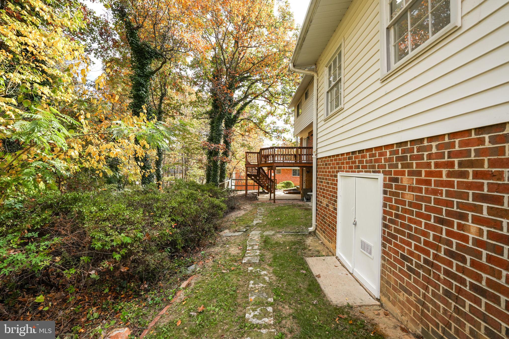 WEST SPRINGFIELD VILLAGE - Residential Lease