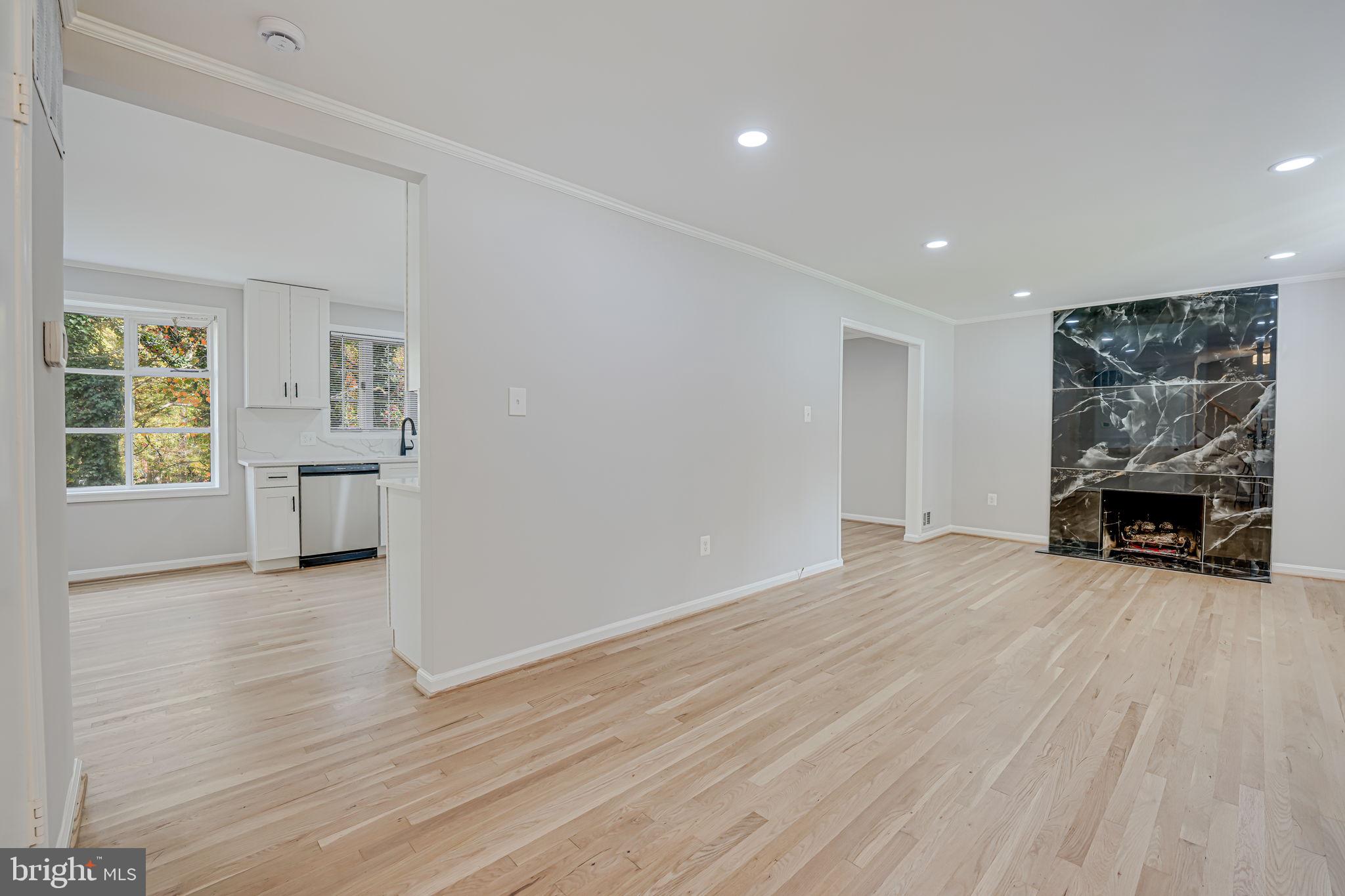 WEST SPRINGFIELD VILLAGE - Residential Lease