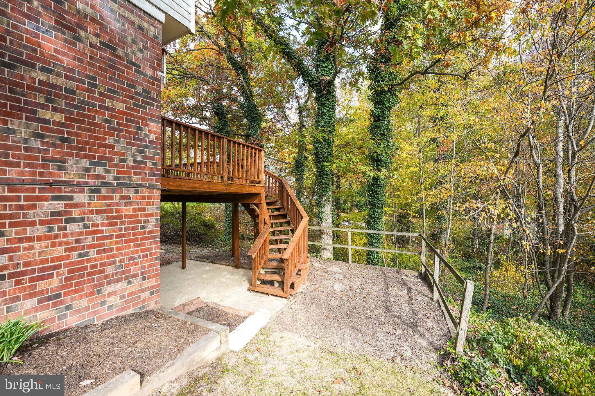 WEST SPRINGFIELD VILLAGE - Residential Lease