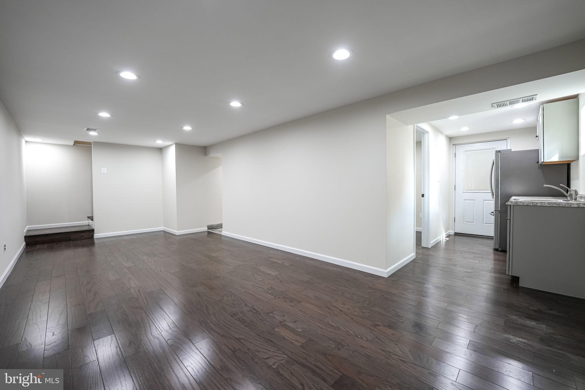 WEST SPRINGFIELD VILLAGE - Residential Lease