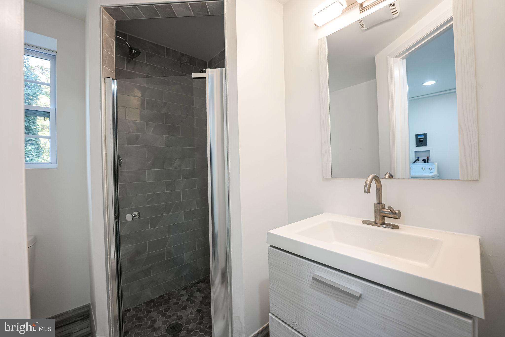 WEST SPRINGFIELD VILLAGE - Residential Lease