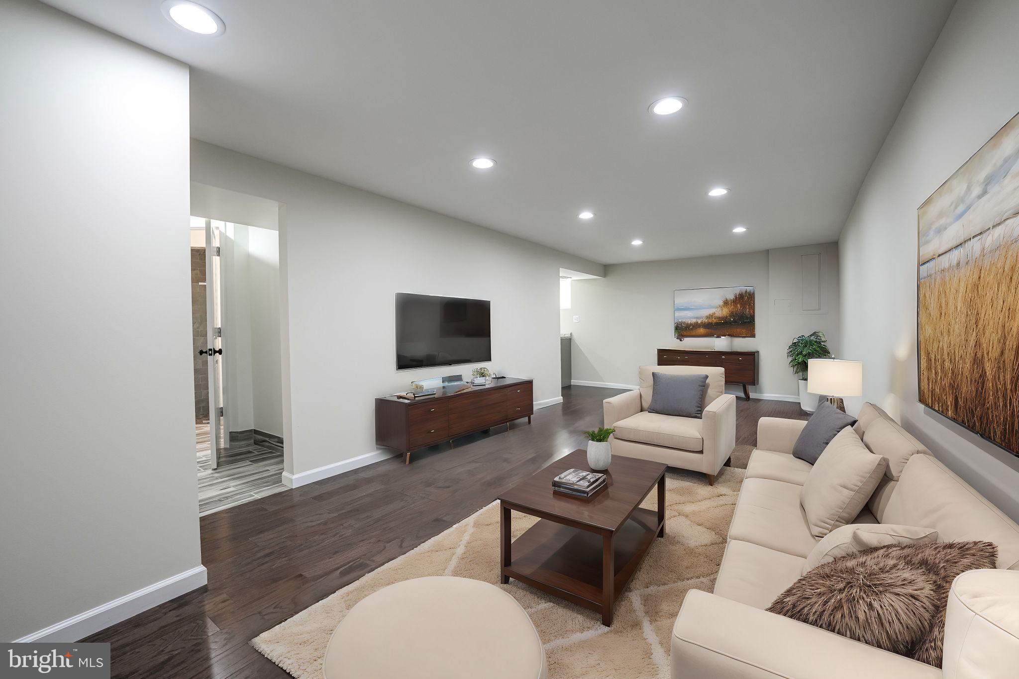 WEST SPRINGFIELD VILLAGE - Residential Lease