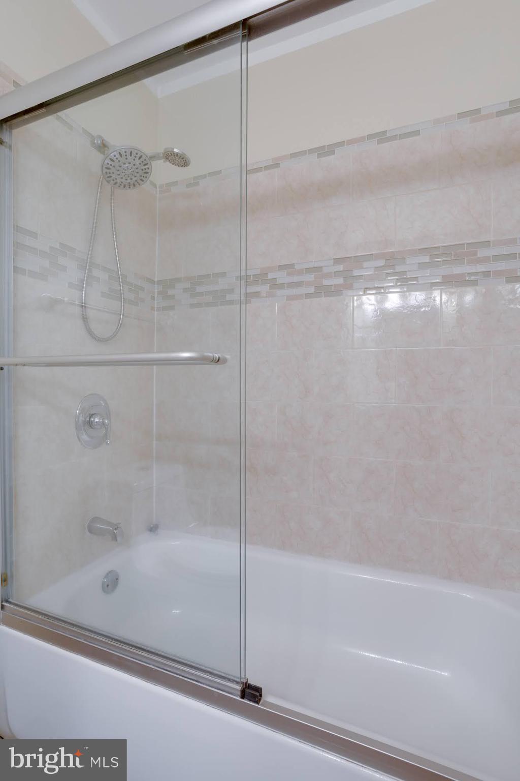 SPRINGFIELD OAKS - Residential Lease