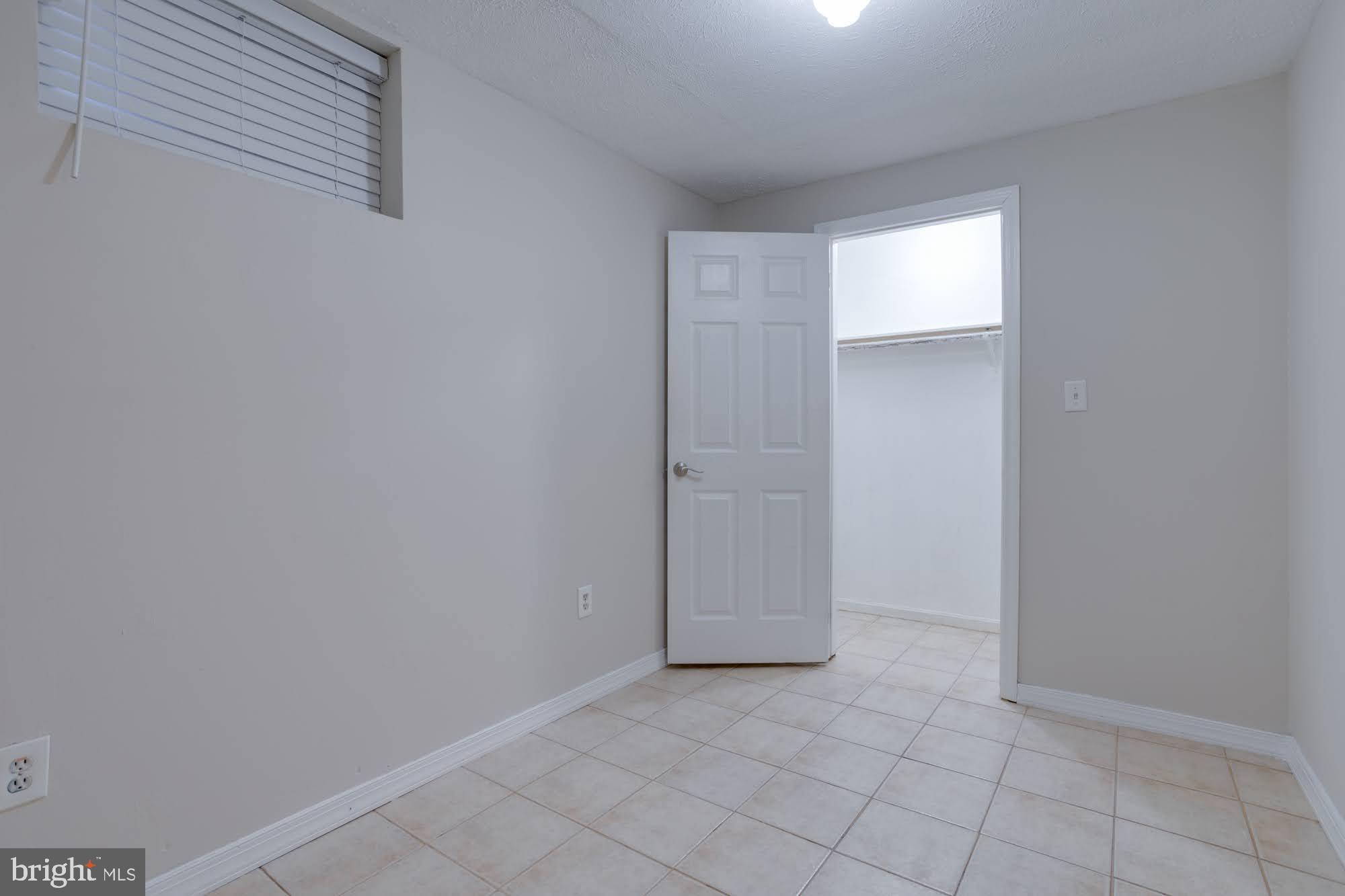 SPRINGFIELD OAKS - Residential Lease