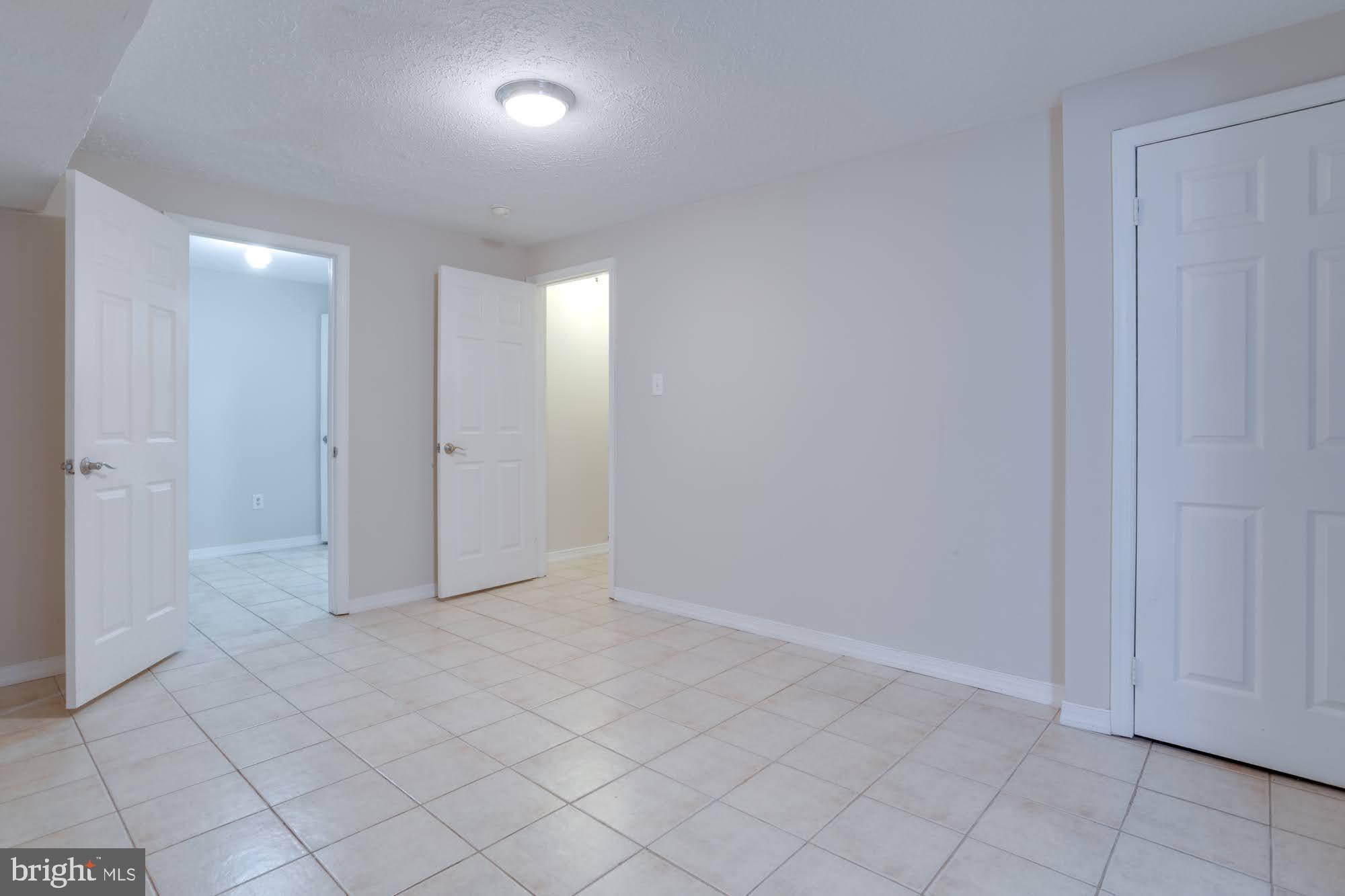 SPRINGFIELD OAKS - Residential Lease