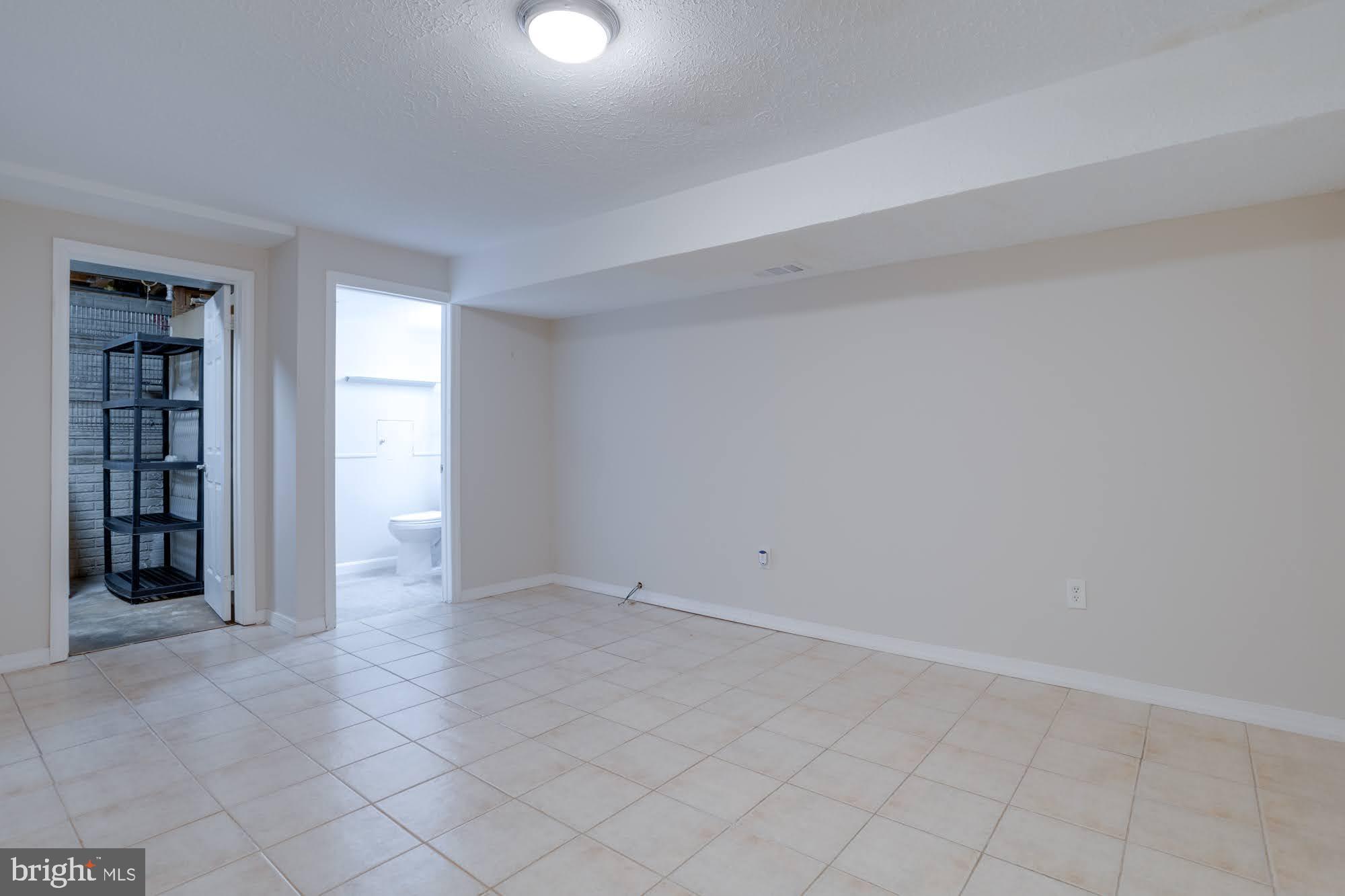 SPRINGFIELD OAKS - Residential Lease