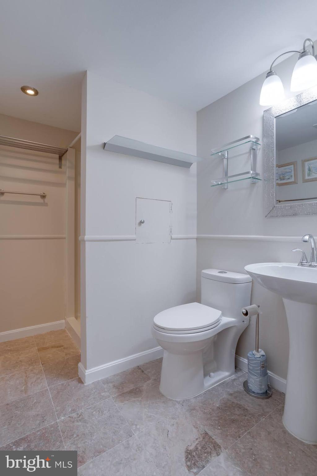 SPRINGFIELD OAKS - Residential Lease