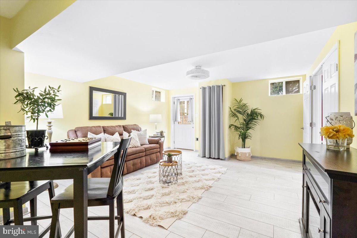 HAMMONDS MILL - Residential