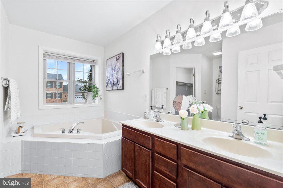 HAMMONDS MILL - Residential