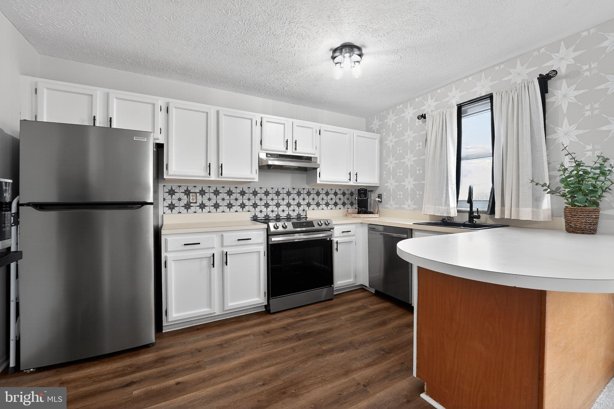 LINTHICUM HILLS - Residential