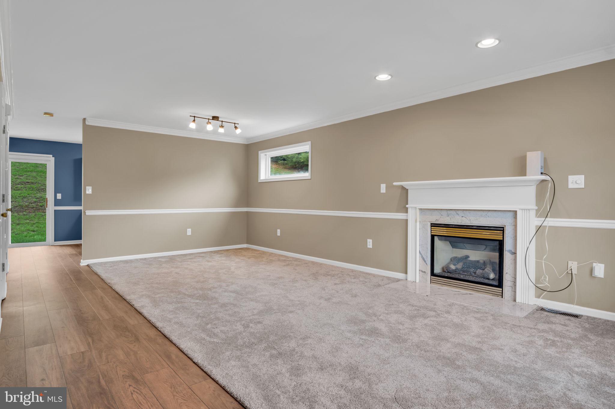 CLOVER LEE - Residential