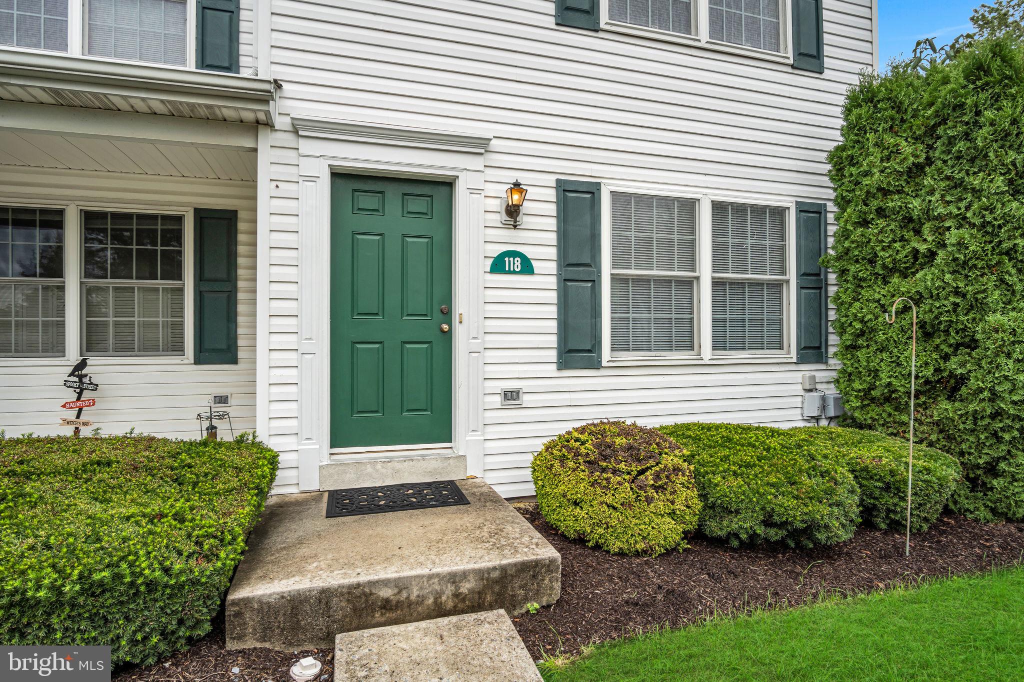 CLOVER LEE - Residential