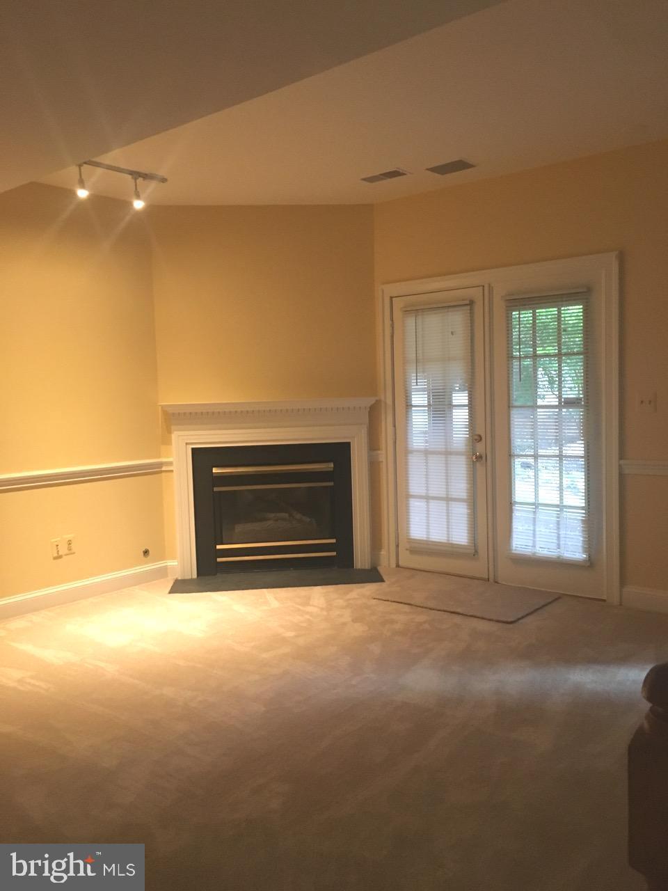 RESTON - Residential Lease