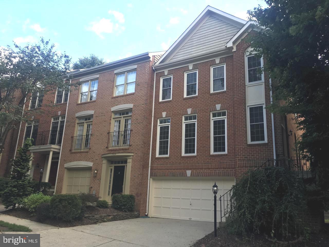 RESTON - Residential Lease