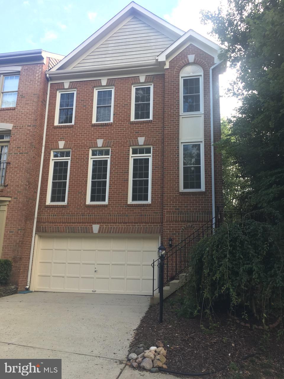 RESTON - Residential Lease